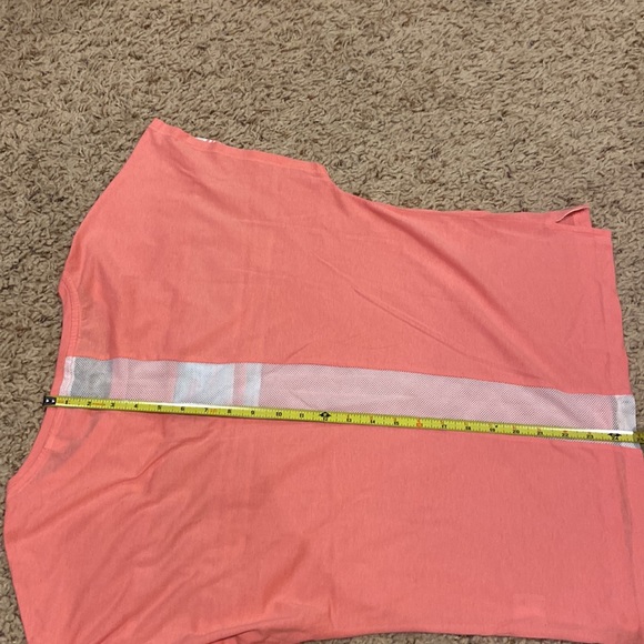 Woman’s PUMA top! 💞 - Picture 7 of 8